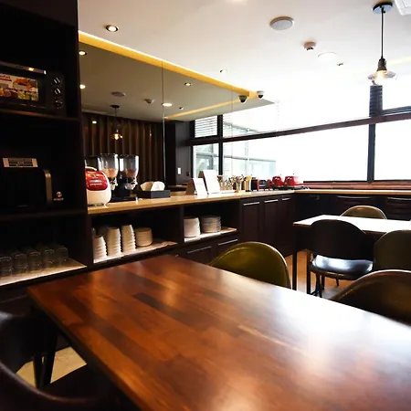 57 Myeongdong Hostel-3